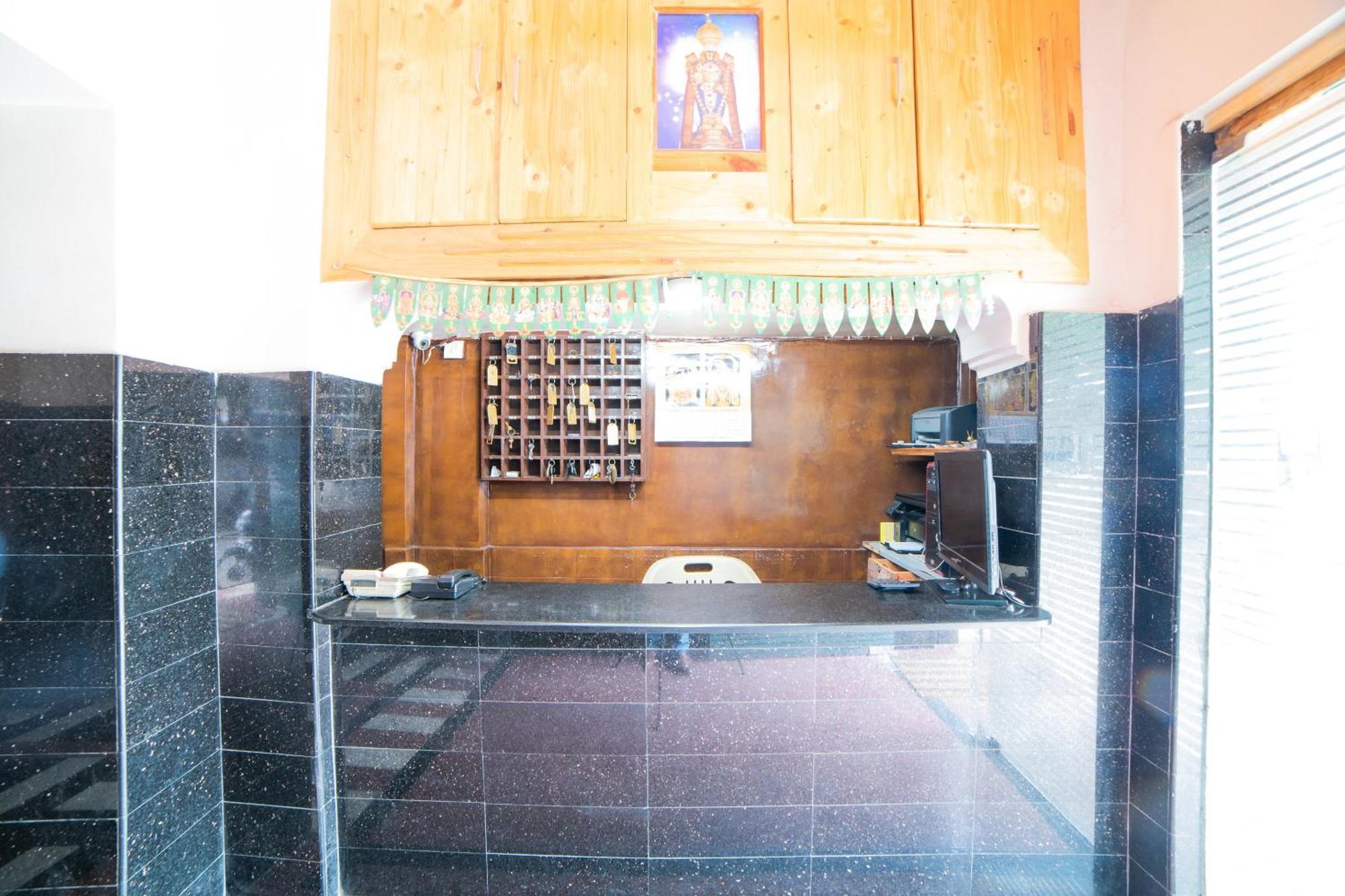 Hotel O Sree Radha Lodge Near Snow World Secundurabad 外观 照片