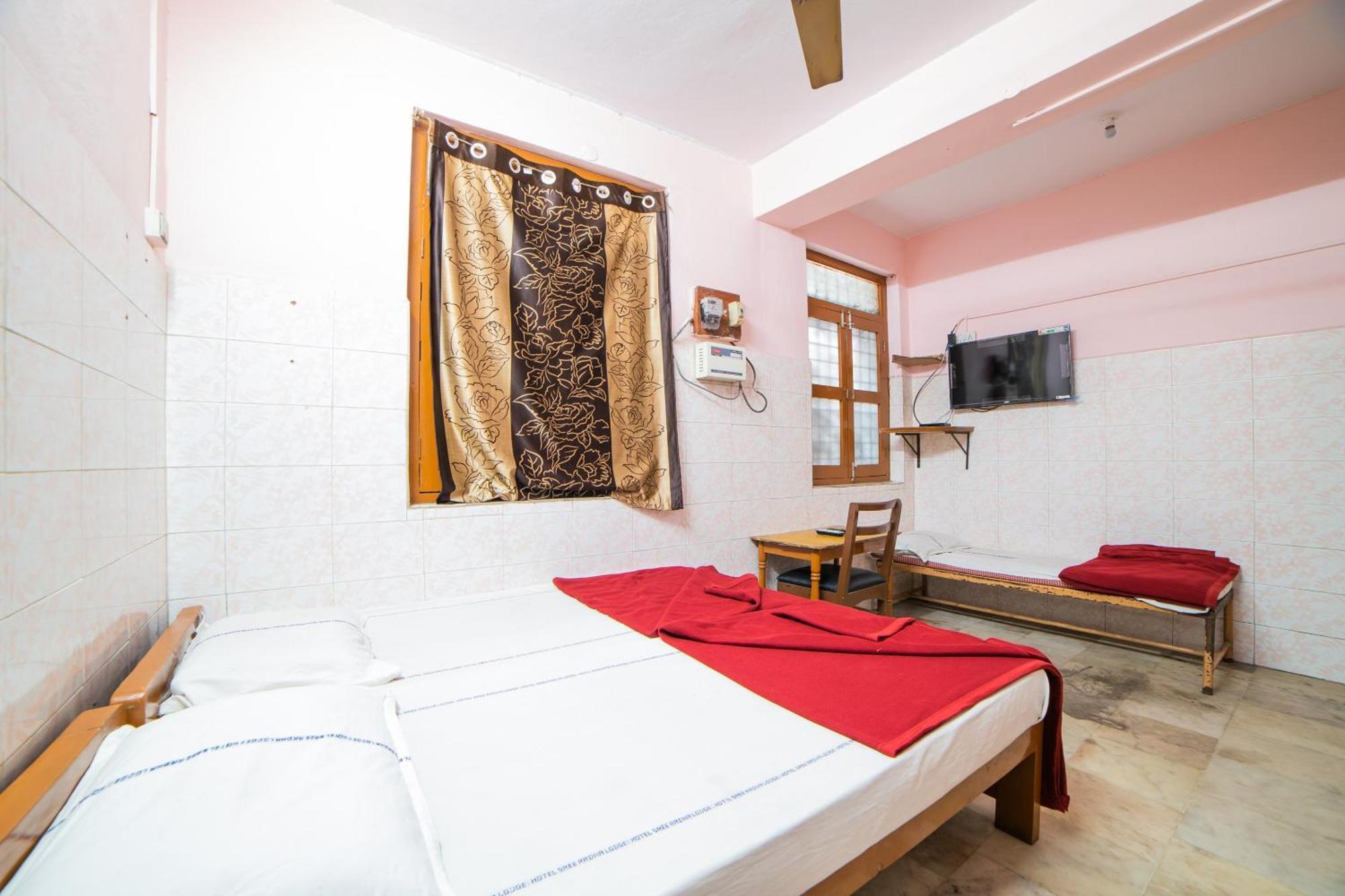 Hotel O Sree Radha Lodge Near Snow World Secundurabad 外观 照片